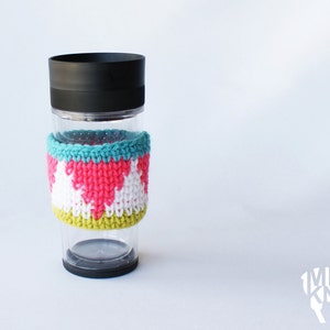 DIY かぎ針編みパターン - 三角形のドリンクカバー - 直径 3 インチ、標準の瓶とコーヒー カップ スリーブに適合 (2015032)