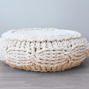 DIY-virkmönster - Virkat kabelöverdrag till fotpall passar Ikeas Alseda fotpall 63,5 cm i diameter x 18,5 cm hög (Pouffe003)