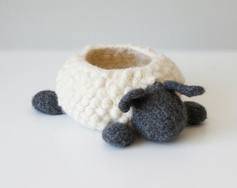 DIY Knitting PATTERN - Knit Wool Felted Sheep Bowl (approx. 6" diameter) (bowls003)