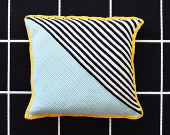 DIY Crochet PATTERN - Radical Rays Crochet Pillow (2020010); crochet pillow, stripe, cushion pattern, pillow pattern, crochet pattern