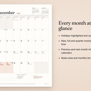 Puede incluir: Una p&aacute;gina de calendario de pared de diciembre de 2027 con dise&ntilde;o de cuadr&iacute;cula, mini calendarios de noviembre y enero, iconos de fases lunares y lista de festivos. El texto incluye 'Every month at a glance' y 'Notes area'.