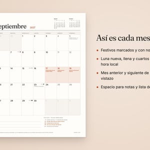 K&ouml;nnte beinhalten: Eine Wandkalenderseite f&uuml;r September 2027 mit einem Rasterlayout und kleinen Monatskalendern f&uuml;r August und Oktober oben. Der Text lautet Septiembre 2027, mit Platz f&uuml;r Notizen am unteren Rand und einer Liste von Feiertagen.