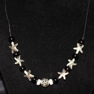 Colar de contas de estrela do mar prateado e preto/colar de estrela do mar