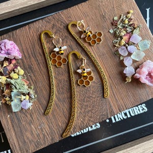 Bee & Honeycomb Bookmark - Enamel, Metal, Gold, Charms, Handmade