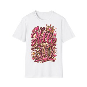 Geburtstagsshirt Hello 30 Pink mit Leo Muster und Krone, Geschenk Frauen