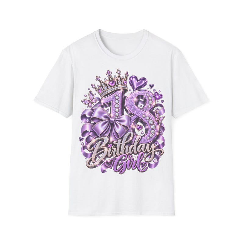 Camiseta de cumpleaños para niña de 18 años en color morado con corona, lazo y mariposas, regalo para niña de 18 años. imagen 1