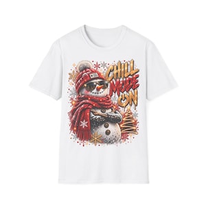 雪だるまTシャツを着てリラックス、サングラスをかけたカジュアルなクリスマスシャツ 画像 2