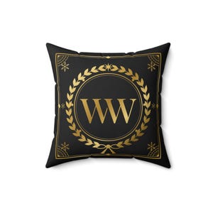 Black and Gold Christmas Pillow, Luxury Monogram Throw Pillow, Gold Laurel Crest Holiday Decor, Elegant Christmas Gift for Her 画像 2