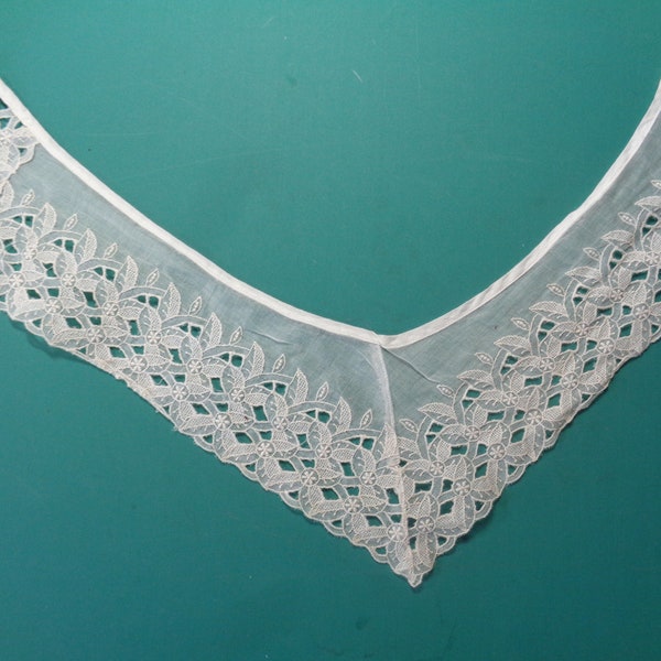 Vintage Lace Collar - FREE SHIPPING