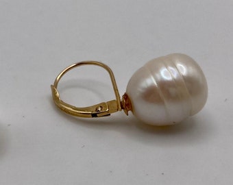 CAVIAR DREAMS Vintage 14K Yellow Solid Gold Potato Ringed Pearl Lever back Earrings - Pierced - Etsy andersonhs