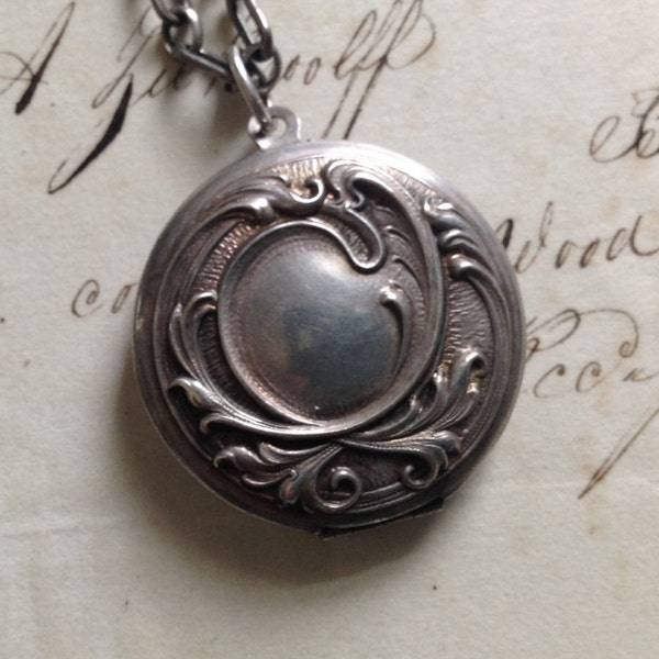 FINAL SALE - Vintage French Sterling Silver Round Repousse Locket and Sterling Silver Chain Necklace - Etsy andersonhs