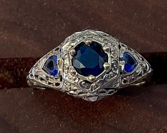 CAVIAR DREAMS Vintage 18K White Gold Sapphire Engagement Ring - Size 6