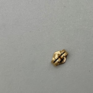 CAVIAR DREAMS Vintage 14K Solid Gold Cubic Zirconia Studs Pierced Earrings andersonhs image 2