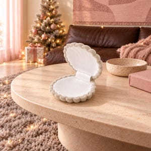 Mini Velvet Seashell Jewelry Box, Small Ring Earring Gift Box, Cute Shell Trinket Case, Travel Jewelry Organizer for Women