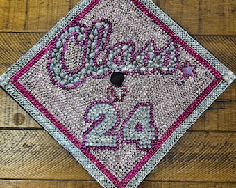 Adorno personalizado con tapa de graduación de diamantes de imitación