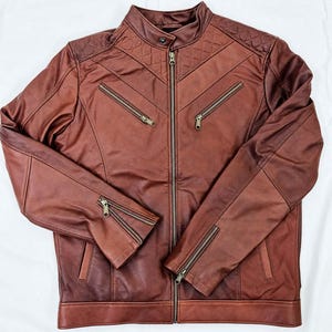 Vintage-Motorradjacke aus braunem Leder für Herren, gesteppte Schulterpartie im Cafe-Racer-Stil, Motorradjacke mit Reißverschluss und mehreren Taschen