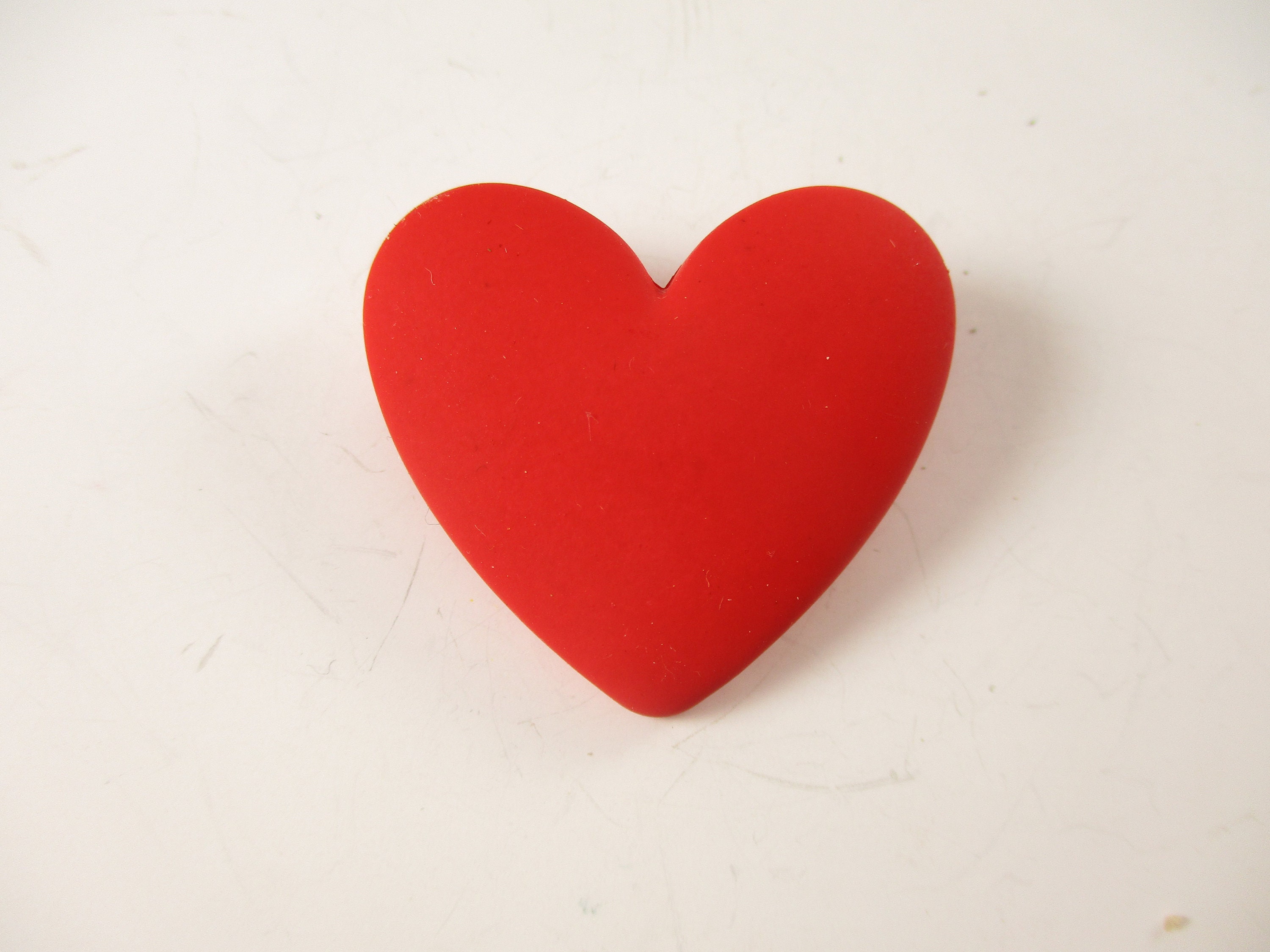 HALDER Cute Red Heart Enamel Pins Heart Shape With Eyes Brooch Denim  Jackets Lapel Pin Decoration Badge Fashion Jewelry Gift