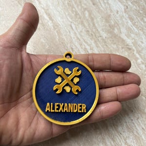 Adorno mecánico personalizado, llave inglesa con nombre personalizado, regalo para amantes de los coches (impreso en 3D) imagen 2