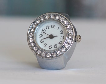 Ring watch ,  quartz women&#39;s watch - mint, unworn, boxed