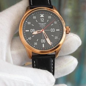 Aviator style quartz  men's watch, mint condition, unworn