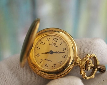 GLYCINE - vintage quartz watch necklace -   Vintage Swiss made  Ladies   pendant Watch