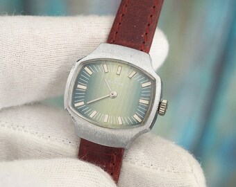 EDOX -  Vintage Swiss made mechanical wind up Women's Watch Edox