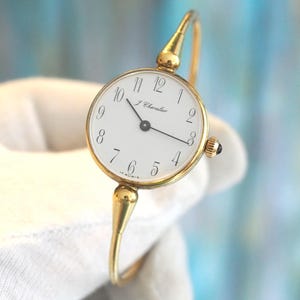 Schweizer mechanische Damenuhr zum Aufziehen