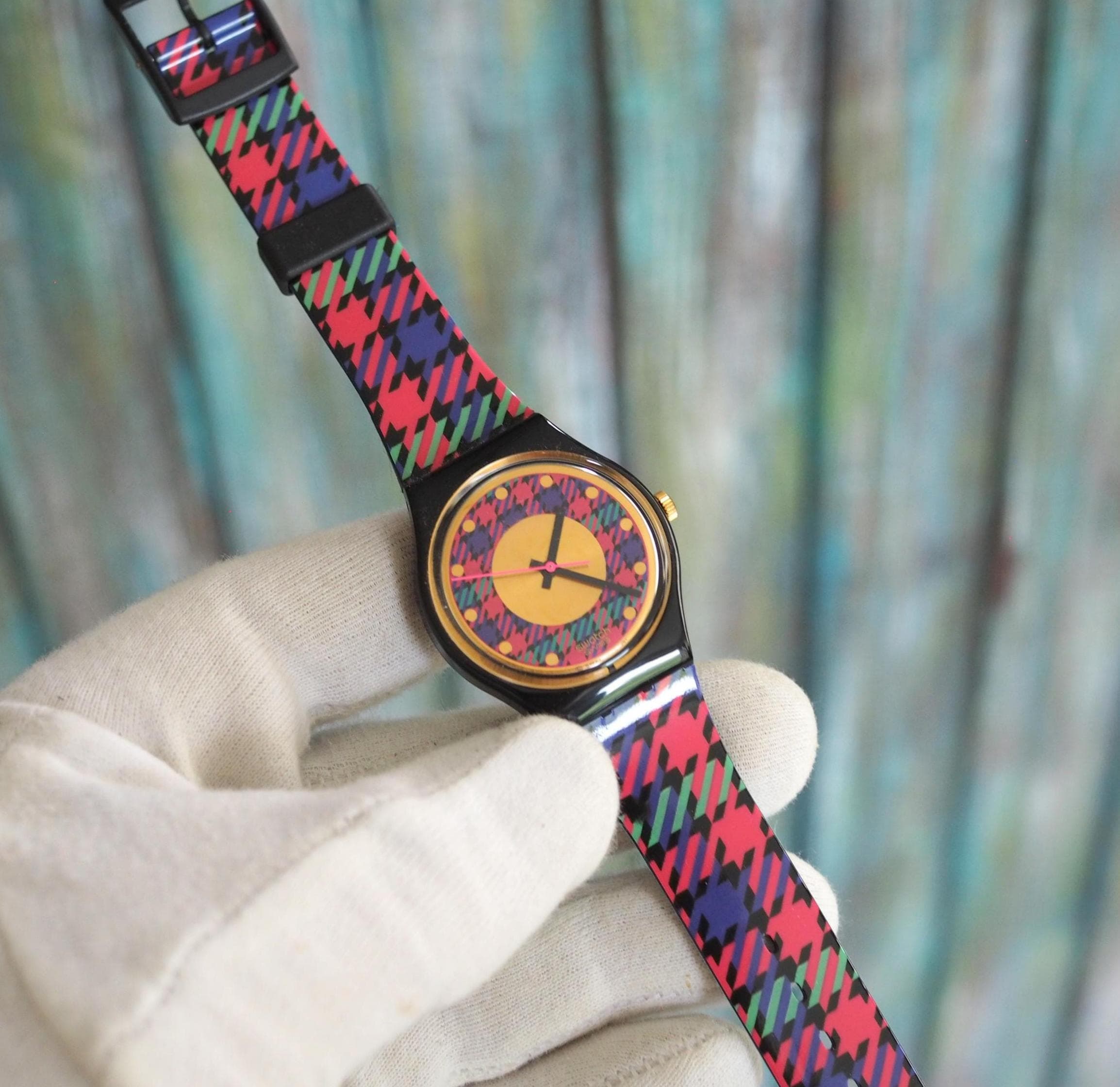 【レア】スウォッチ　マルチカラークロノグラフ　レインボーカラフル文字盤 レア】スウォッチ マルチカラークロノグラフ レインボーカラフル文字盤