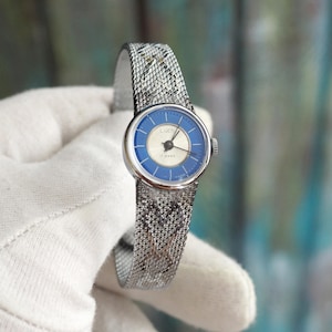 Vintage Luch Ladies Watch – Mechanical Wind-Up – Blue Dial – 17 Jewels – USSR Era – Mesh Bracelet – 21mm Case – Mint Condition