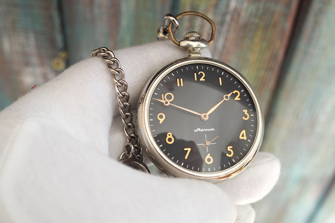 Molnija Fregatte große mechanische Taschenuhr zum aufziehen