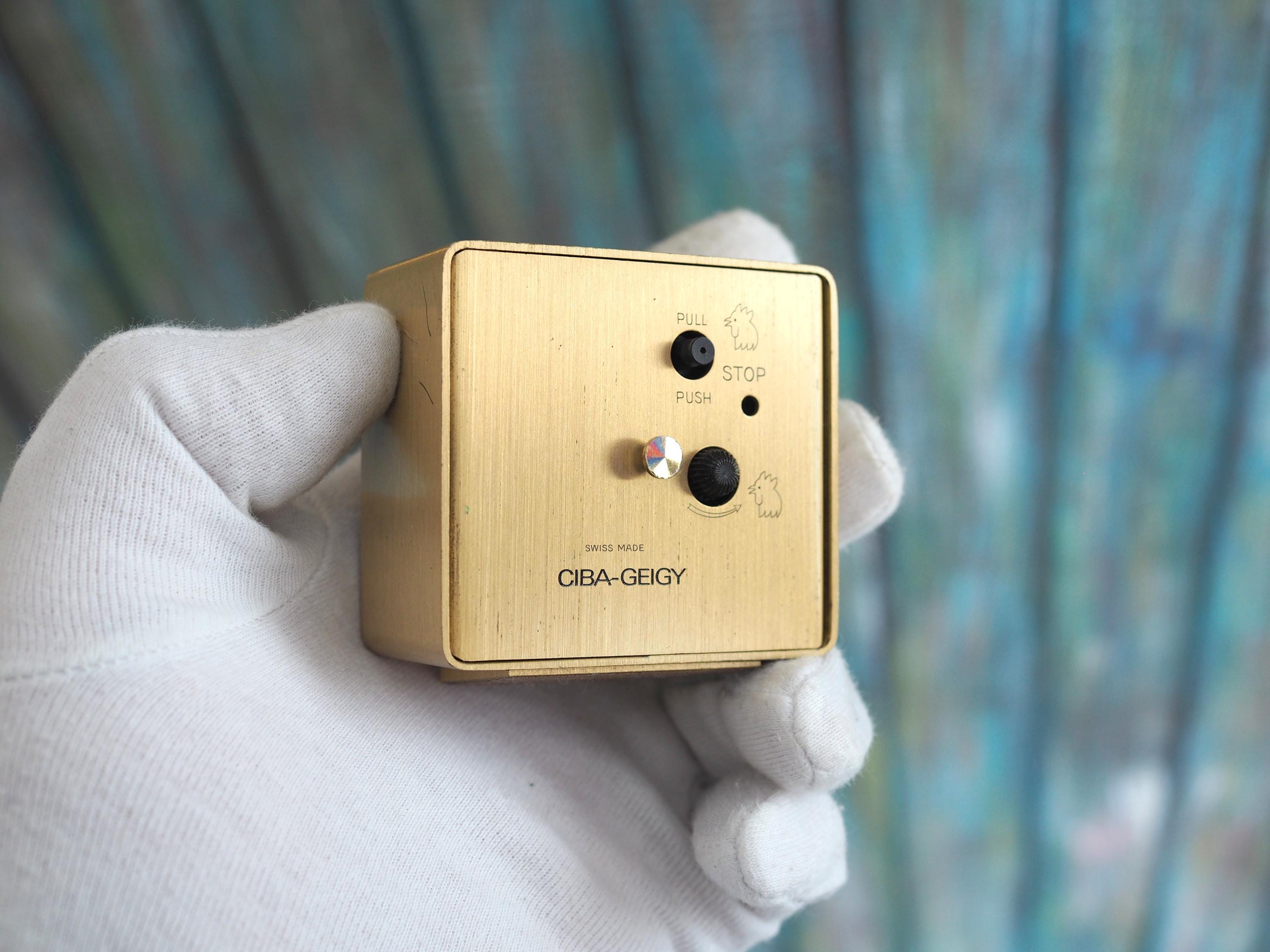 ヴィンテージ Swiza クォーツ目覚まし時計 – 真鍮製デスククロック