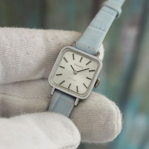 TISSOT |  Petite montre suisse pour femmes Tissot des années 1960 | montre à remontage mécanique vintage
