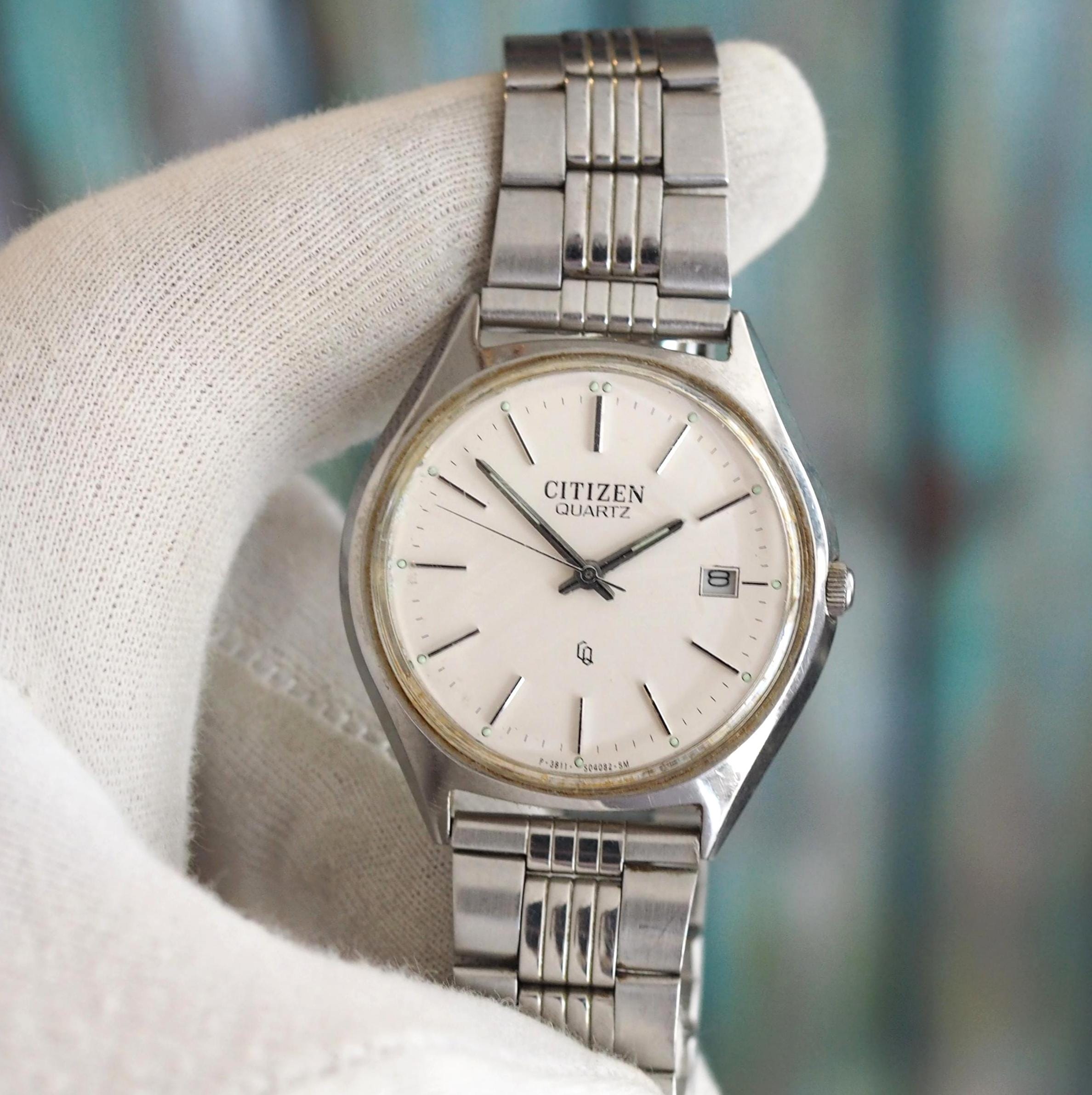 Vintage Citizen Quartz Watch: 36mm Stainless Steel, White