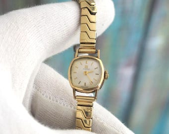 Tissot Wrist Watch, Stretch Band, White Metal, Ladies  display picture 3
