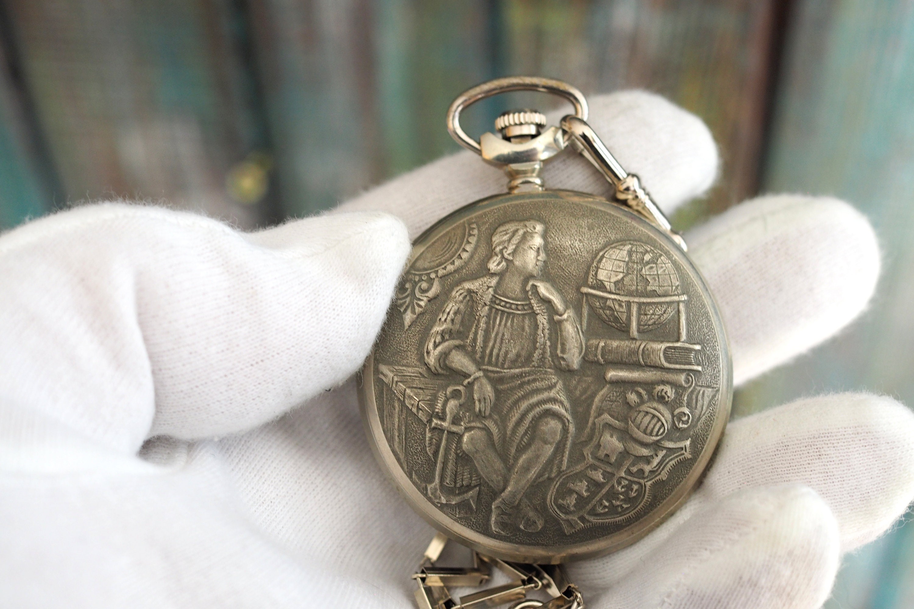 MOLNIJA Columbus Discovery Day - Rare Vintage Mechanical