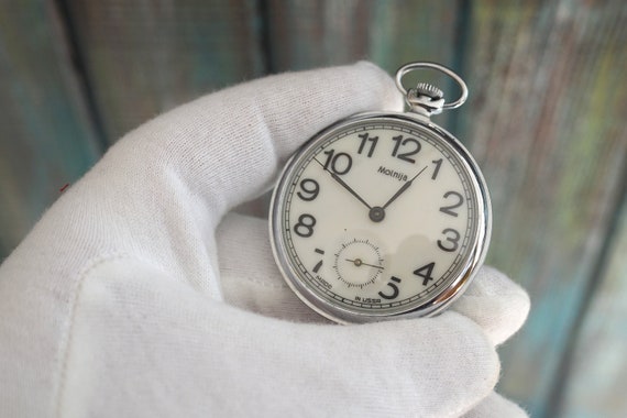MOLNIJA Reloj de bolsillo mecánico antiguo de cuerda Molnija cal
