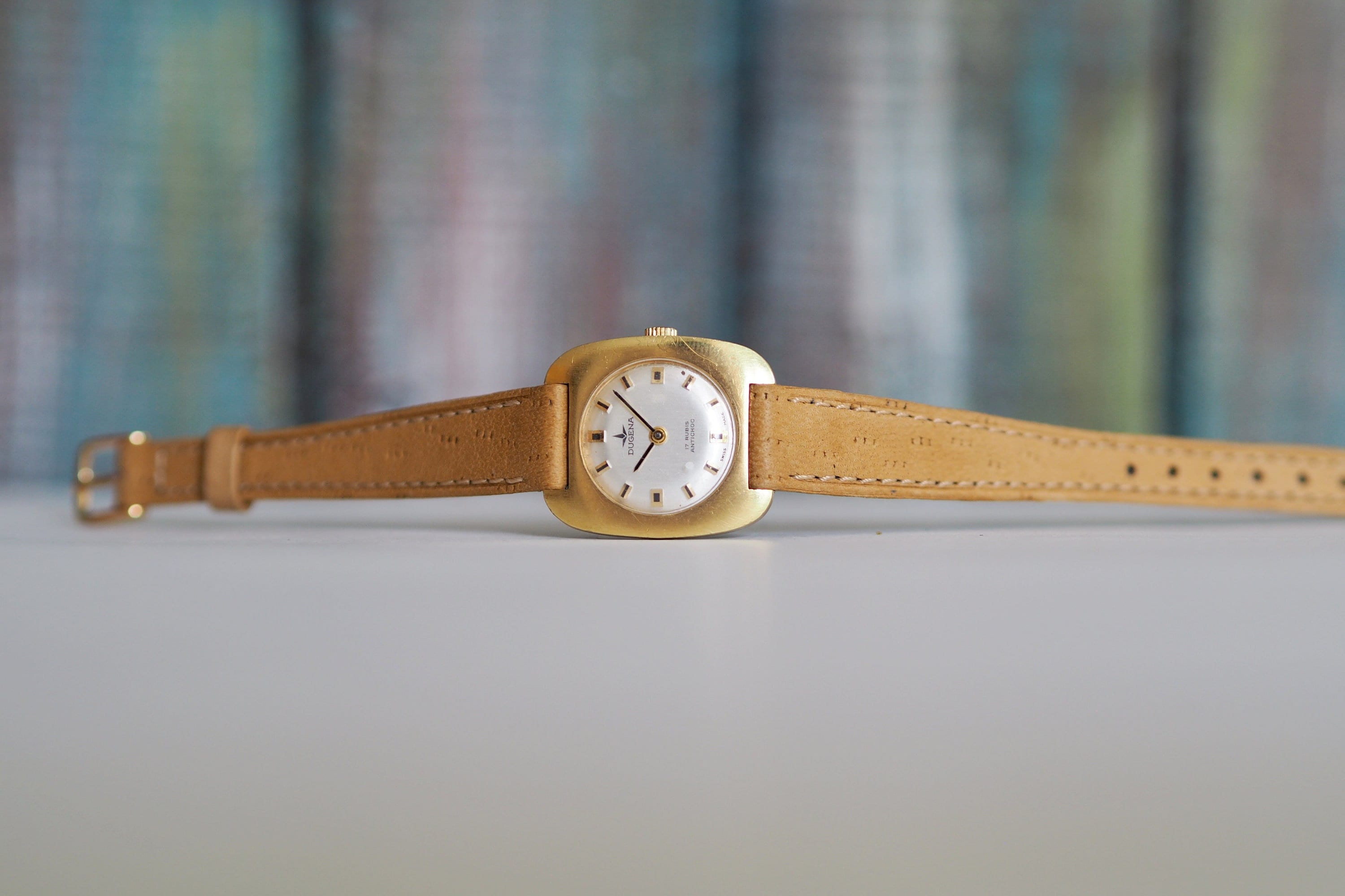 Montre De Bureau Ancienne Ducado - Fonctionnelle Et élégante, Parfaite Pour Décorer Votre Intérieur Ou Offrir