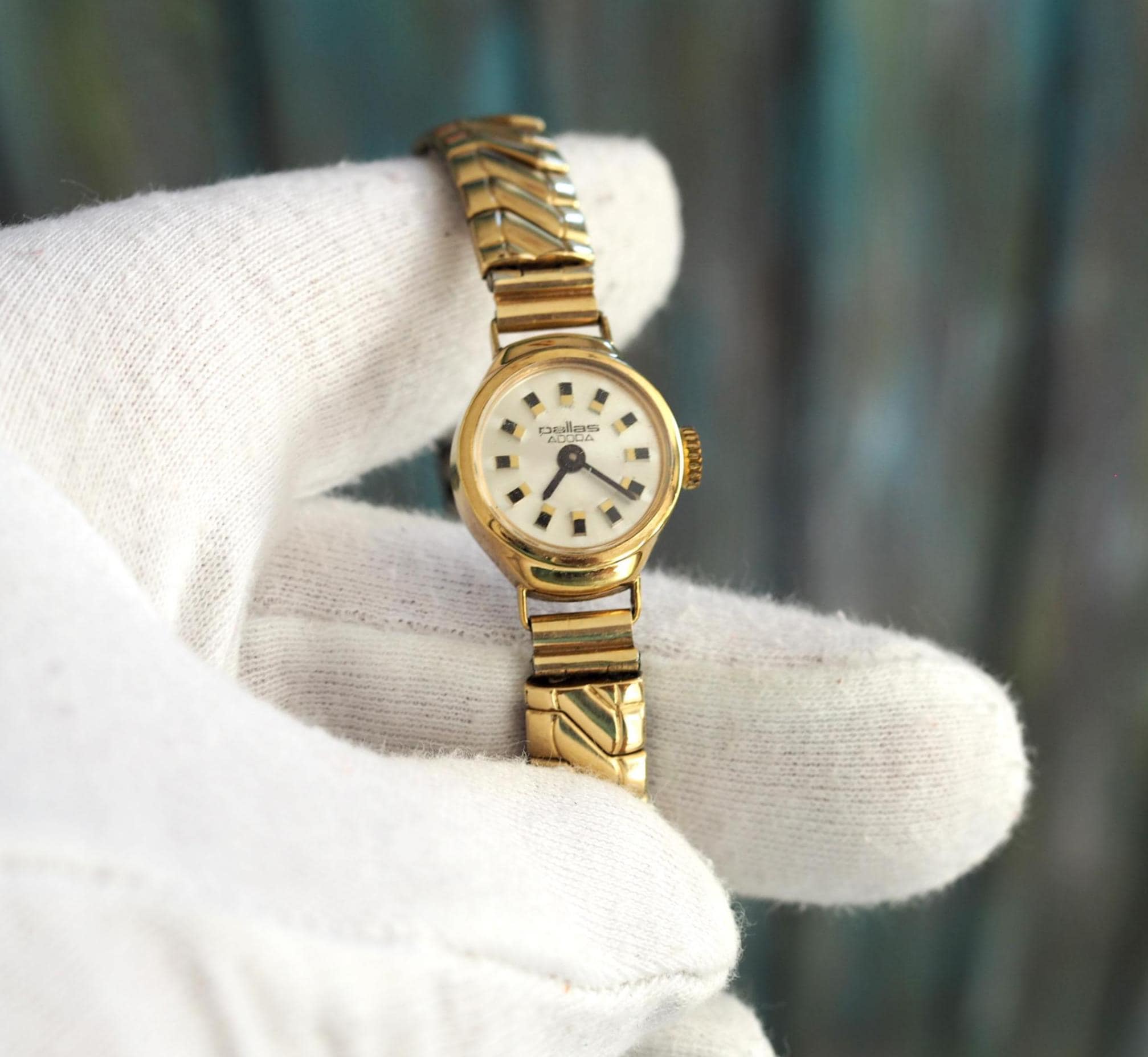 Pallas Adora Watch - Etsy Hong Kong