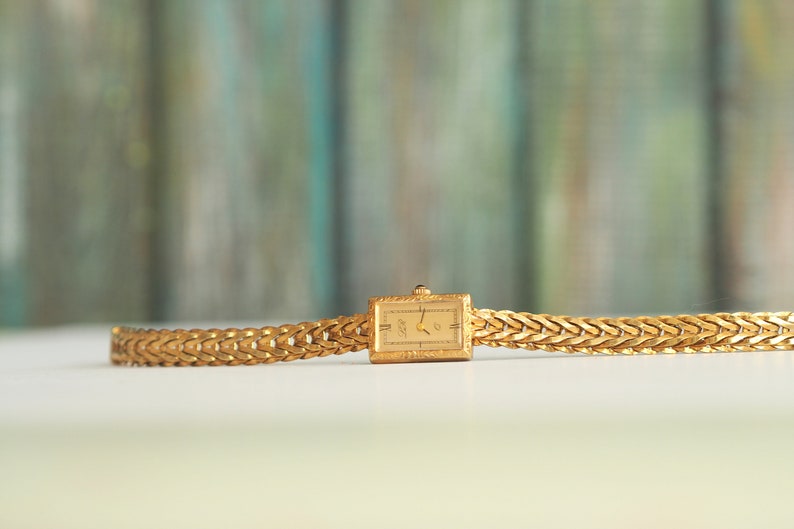 LaR vintage Swiss made bracelet quartz women's watch, mint condition, unworn image 4