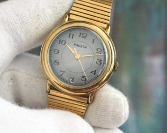 Vintage Raketa 1980s Mechanical Watch – Soviet Wind-Up 34mm Gold Tone Case – Men's Wristwatch with Date – USSR Timepiece