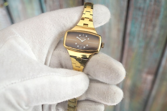 Gub-Glashütte - vintage  German mechanical wind up Women's Watch Gub-Glashütte