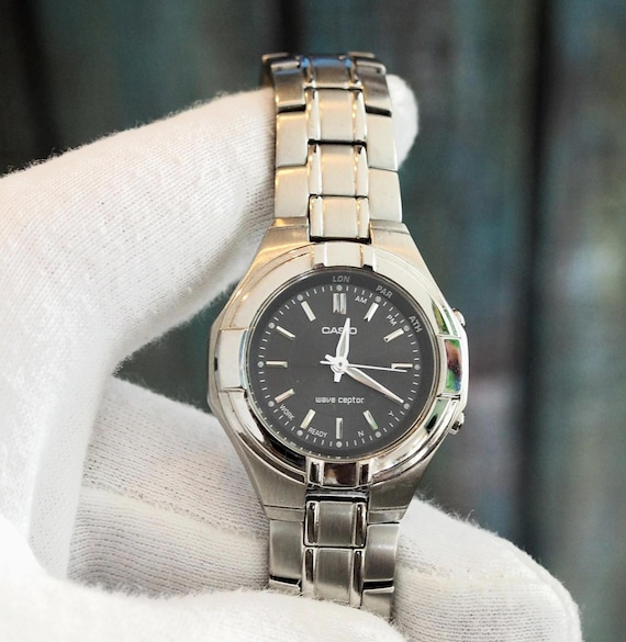 Mint Casio Wave Ceptor LWQ-150: Radio-controlled Solar Watch