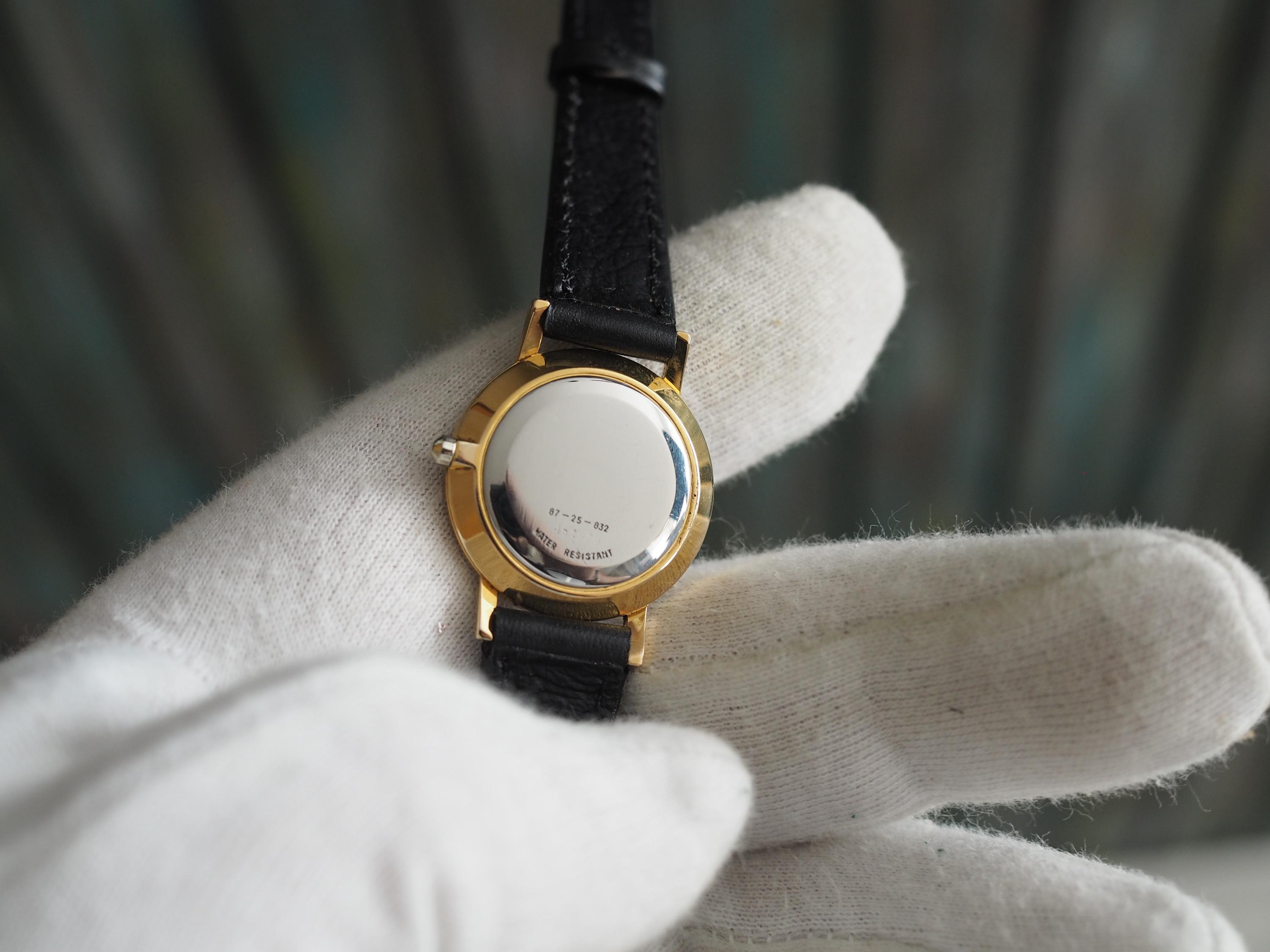 Movado Museum Ladies Quartz Watch 87-25-832 Black Dial Gold  display picture 3