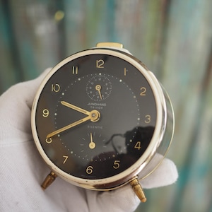 1950 年代の小さなドイツ製目覚まし時計 PETER - 完璧な動作状態 1950 年代の小さなドイツ製目覚まし時計 PETER - 完璧な動作状態