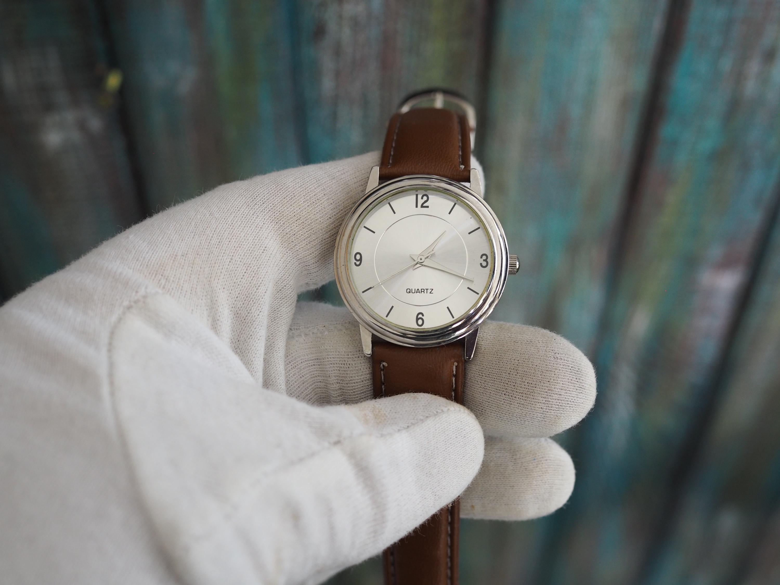 Vintage Style Quartz Watch: 34mm Silver Case With Brown  display picture 3