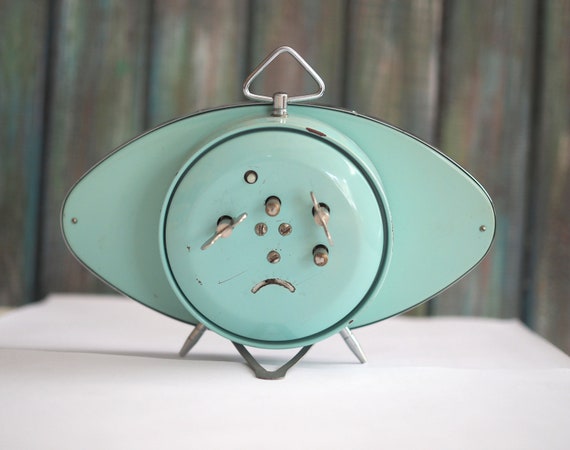 Shanghai Diamond Clock - 1970's Vintage Shanghai Diamond Space Afe