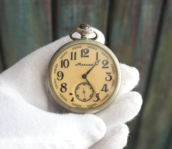 Vintage pocket watch molnija - Gem Vintage pocket watch molnija - Gem