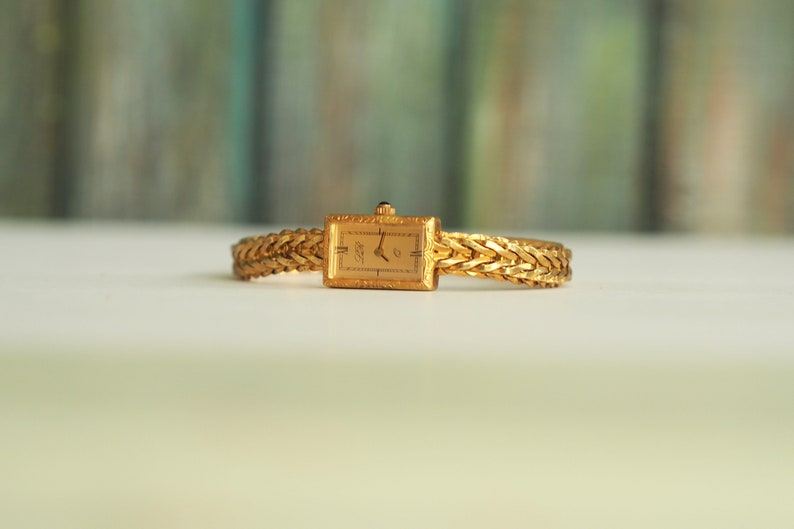 LaR vintage Swiss made bracelet quartz women's watch, mint condition, unworn image 2