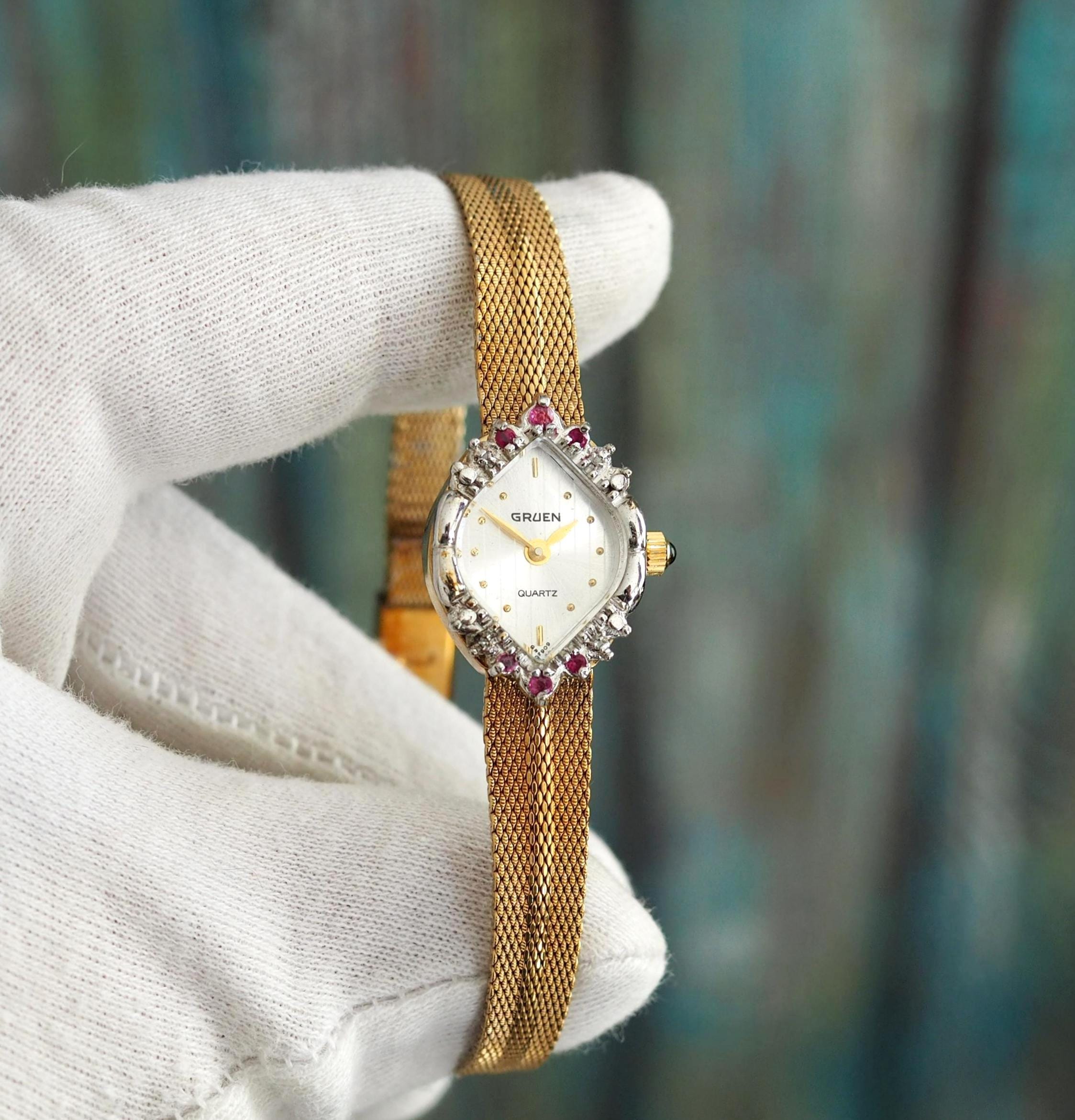 Vintage GRUEN Women's Quartz Watch Ruby Accent Dress Watch