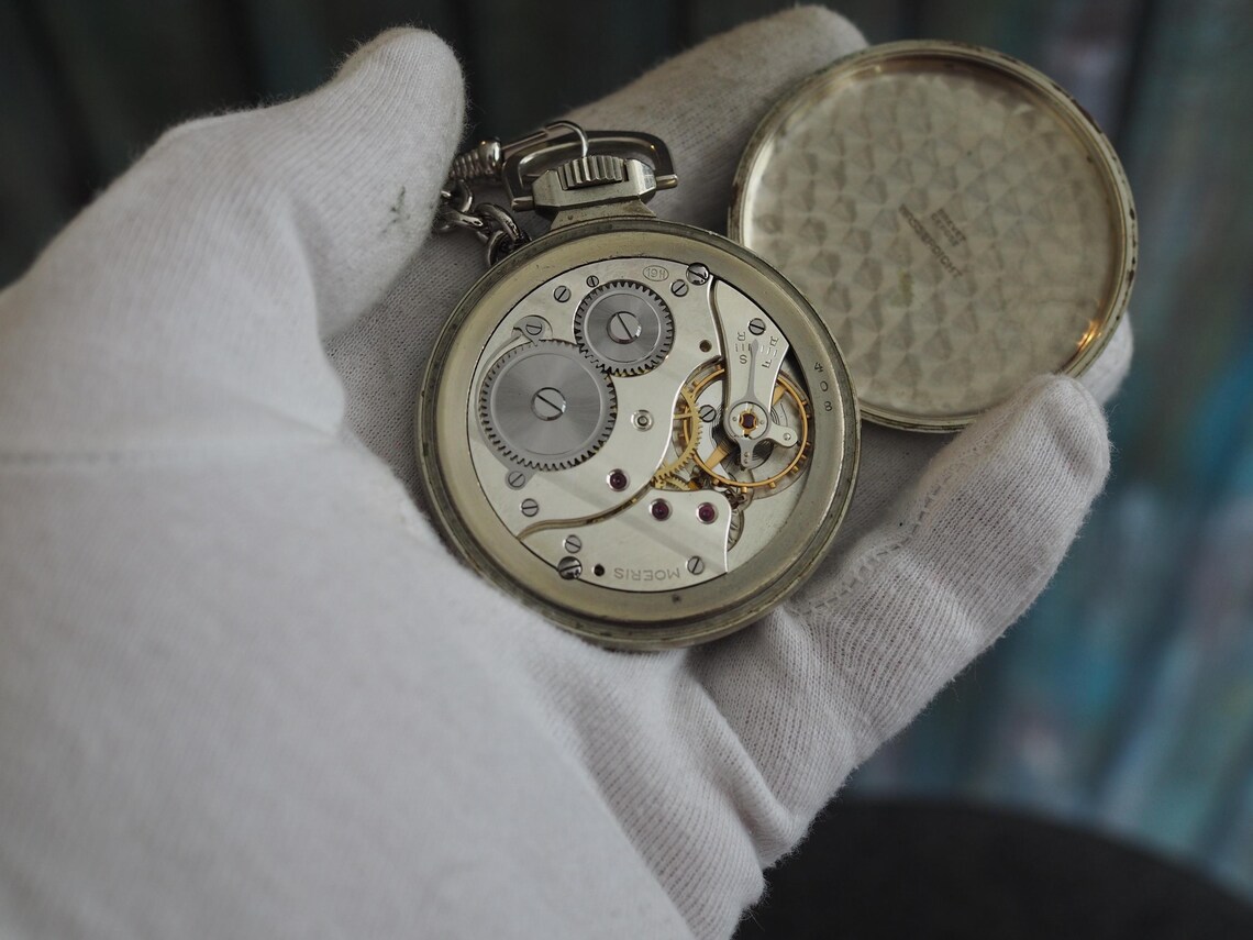 Vintage Moeris Military Pocket Watch: WWII Era Mechanical Timepiece, foto 2 de 4